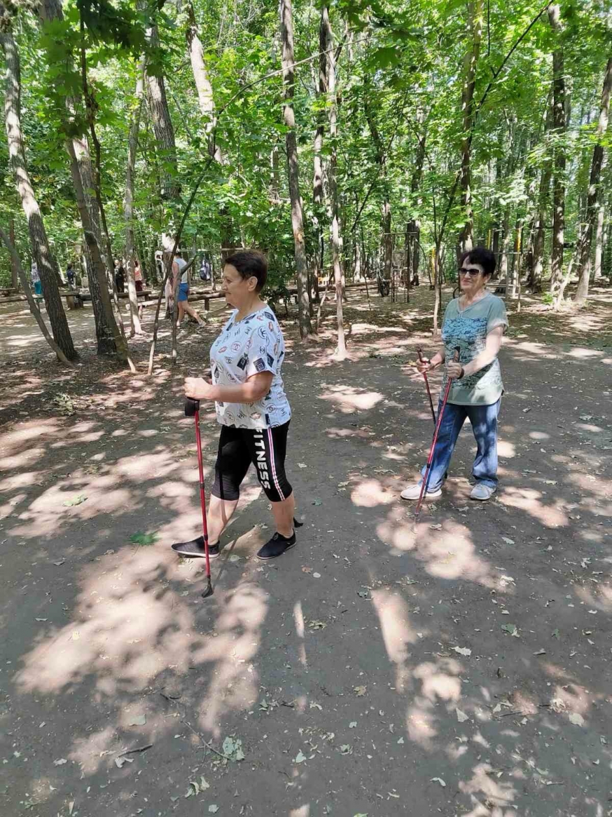 Скандинавская ходьба &mdash; универсальный вид физической активности