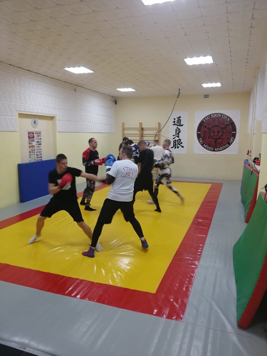 Тренировки старшей группы по всесторонней комплексной системе боя “Тсу Шин Ген”