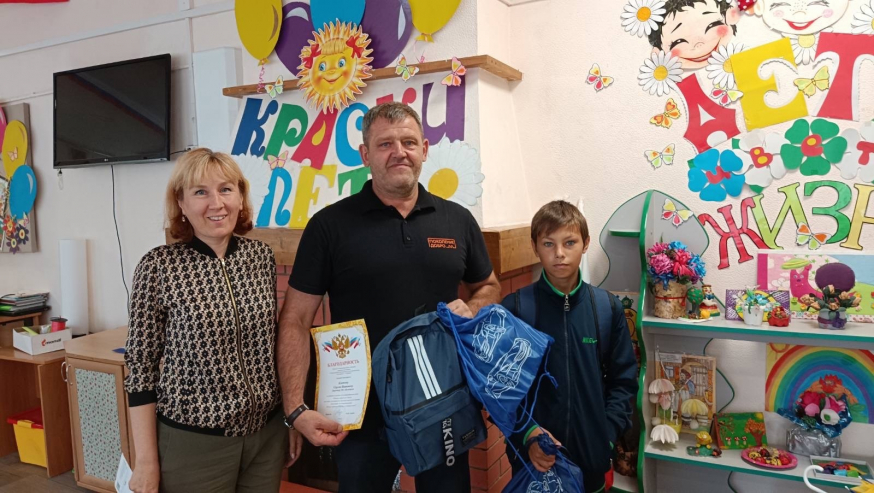 ТОС &laquo;Володарец&raquo; совместно с волонтерской группой "СПИЦназ Ульяновск" приняли участие в акции "Помоги собраться в школу"