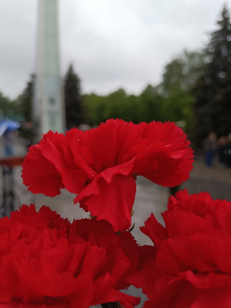 Сергей Клопков принял участие в возложении цветов к памятной стеле &laquo;Трудовой доблести&raquo;