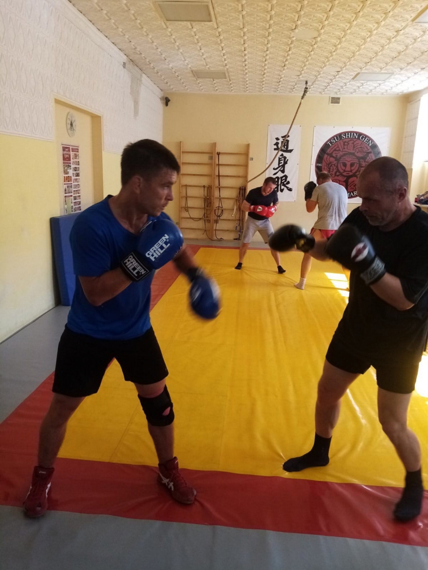 Тренировки по комплексному бою &laquo;Тсу Шин Ген&raquo; в спортклубе &laquo;Володарец&raquo;