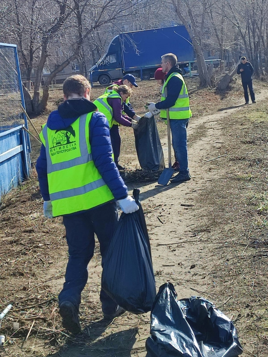 Субботник на территории ТОС &laquo;Володарец&raquo;