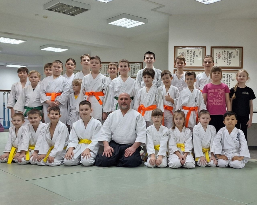 В спортклубе «Володарец» продолжаются занятия! Мы рады видеть вас на тренировках!