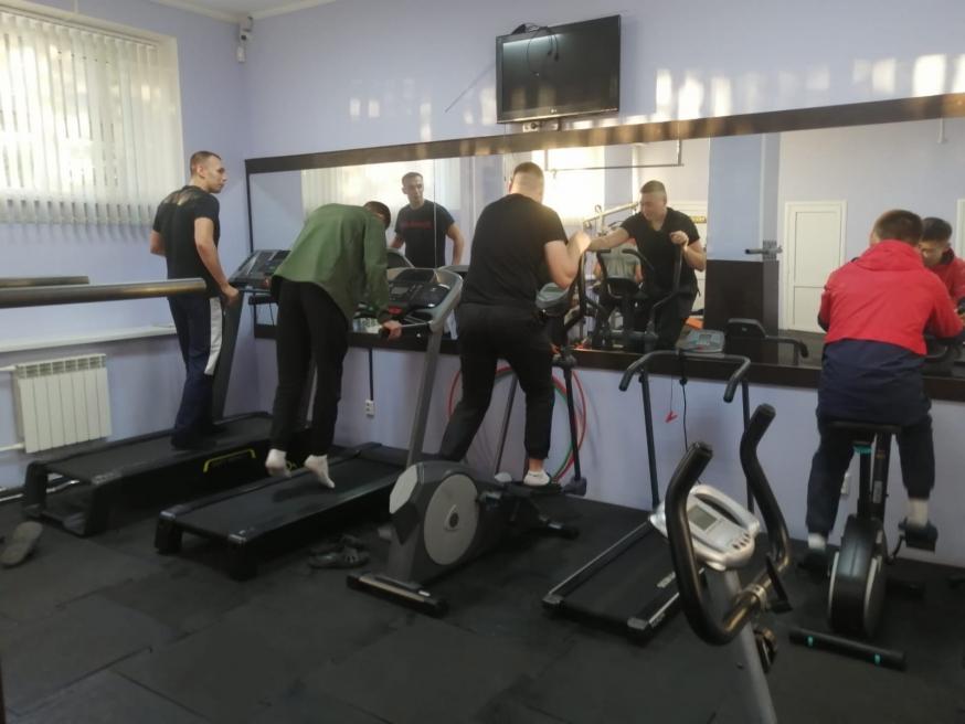 Занятия на тренажёрах в спортклубе &laquo;Володарец&raquo; с предварительной разминкой&nbsp;