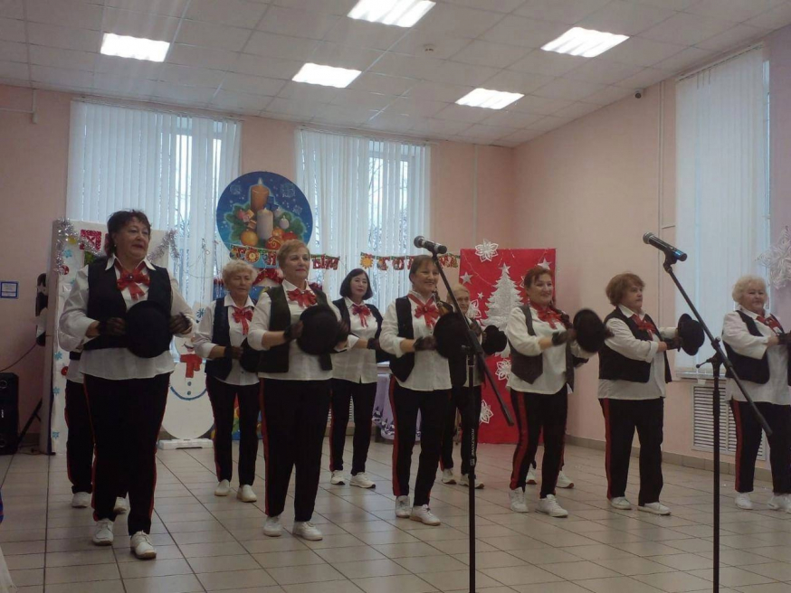 Наши участницы клуба &laquo;В кругу друзей&raquo; приняли участие в праздничном мероприятии &laquo;Пришли святки - гаданья да колядки!&raquo;