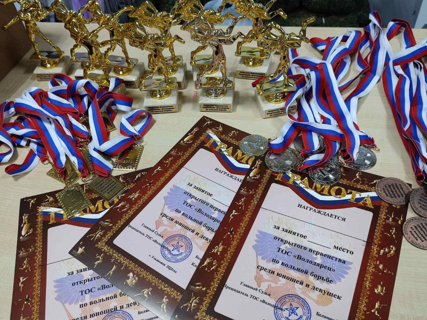 В "Володарце" состоялось открытое первенство по вольной борьбе