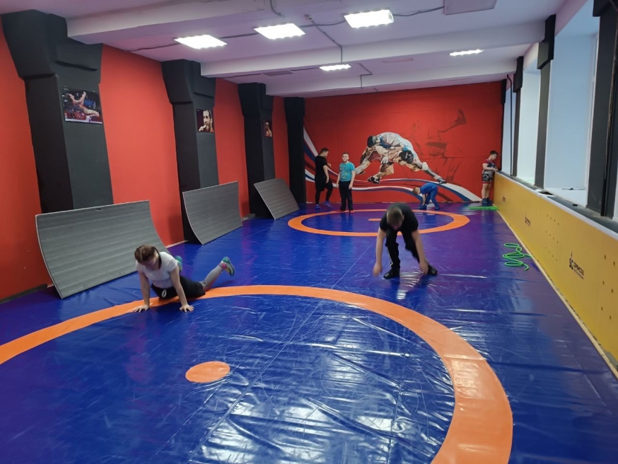 В спортклубе «Володарец» продолжаются занятия по вольной борьбе для детей!