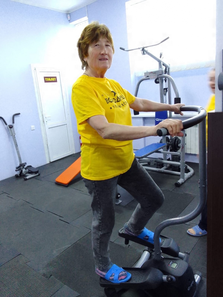 Наши девочки тоже занимаются в тренажерном зале спортклуба &laquo;Володарец&raquo;